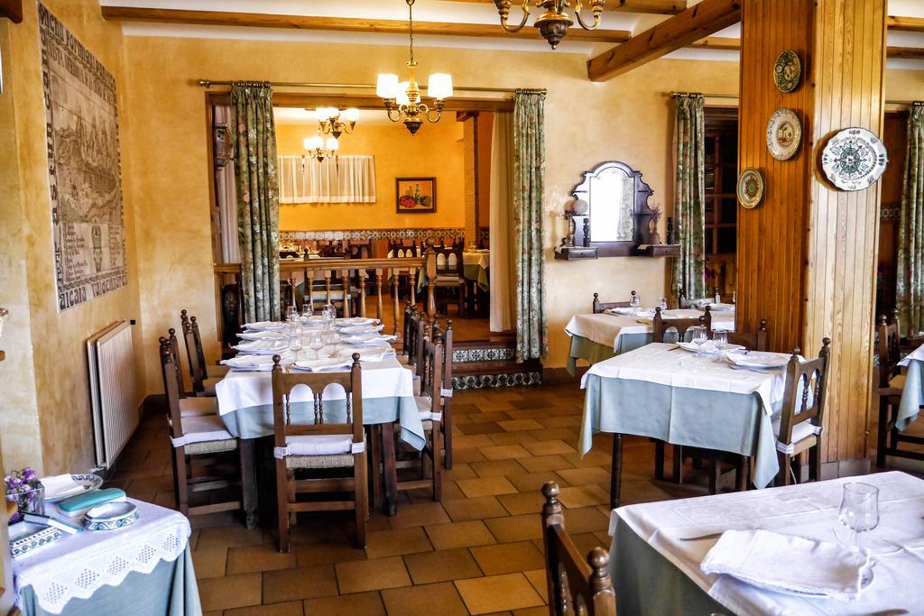Hotel Esther La Virgen de la Vega Buitenkant foto